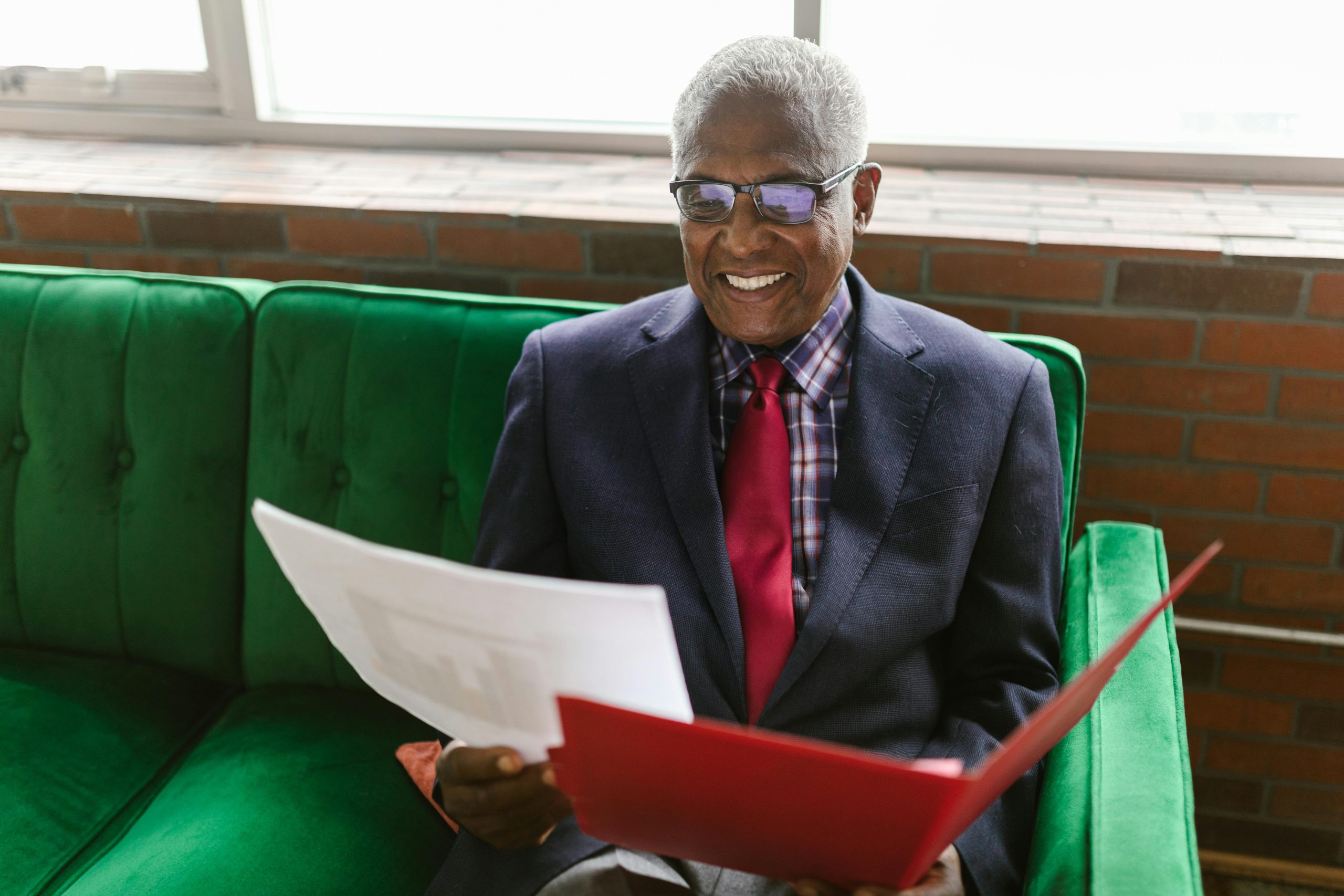 How a Business Coach Los Angeles Helps Avoid Costly Mistakes